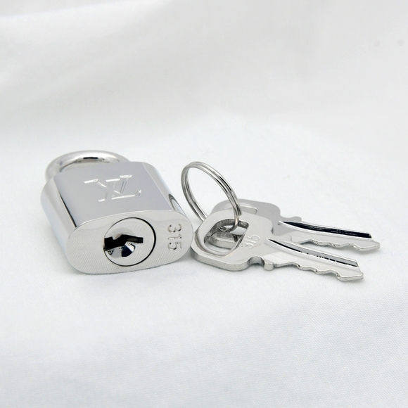 Authentic Louis Vuitton SILVER Lock & Keys Necklace #315 NEW ~2 Chains Included✨ - Picture 11 of 11